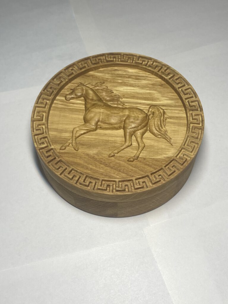 Шкатулка с конем